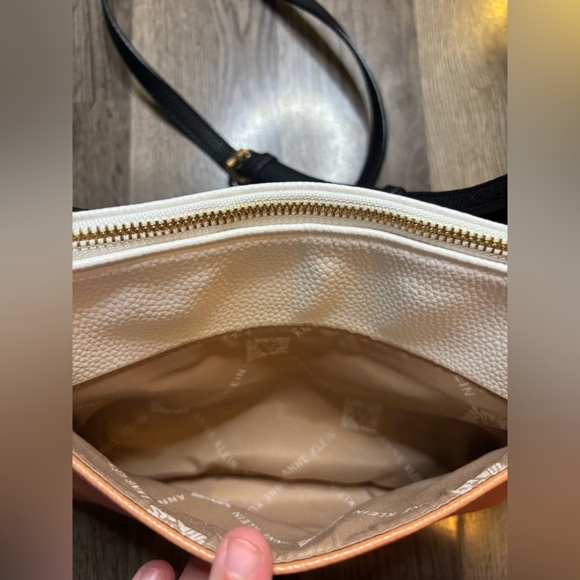 NWOT Anne Klein Tan and White Crossbody Bag - Picture 6 of 7
